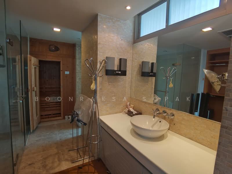 Ficus Lane, Bangkok, Soi Sukhumvit 44/1, Phra Kanong, Khlong Toei, Bangkok, 2 Bedrooms, 198 sqm, Condo For Rent, by Boonraksa Sopak, 500374512 - DDproperty.com