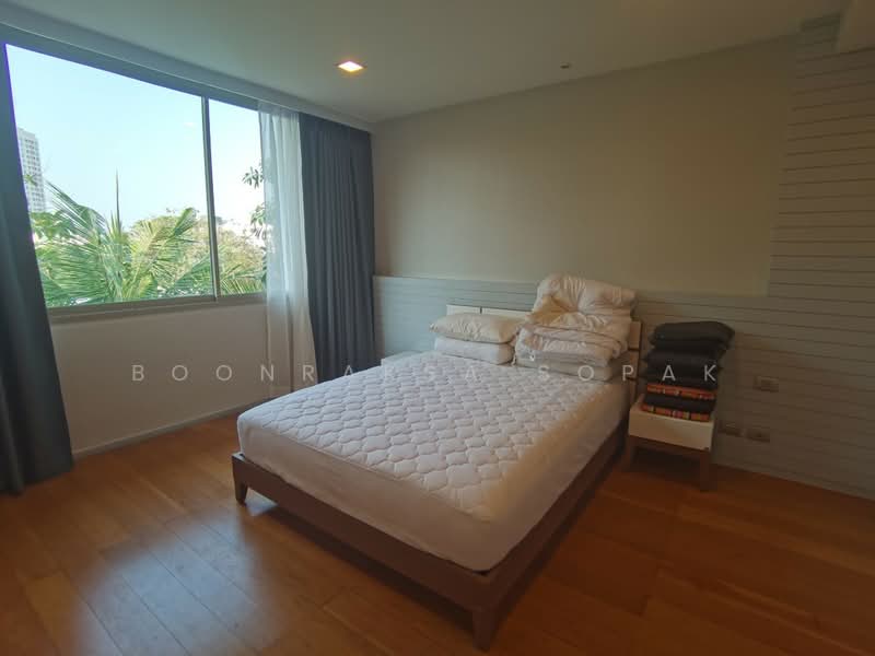 Ficus Lane, Bangkok, Soi Sukhumvit 44/1, Phra Kanong, Khlong Toei, Bangkok, 2 Bedrooms, 198 sqm, Condo For Rent, by Boonraksa Sopak, 500374512 - DDproperty.com