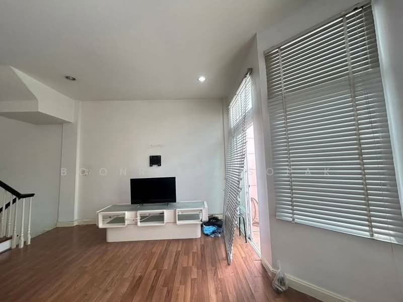 Plus City Park Sukhumvit 101/1, Bangkok, 6 Soi Wachiratham Sathit 31, Bang Chak, Phra Khanong, Bangkok, 3 Bedrooms, 185 sqm, Townhouse For Rent, by Boonraksa Sopak, 500374566 - DDproperty.com