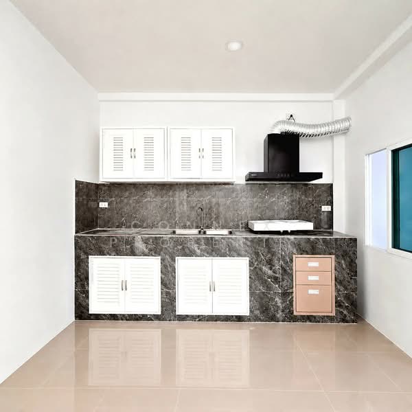 Two - storey townhouse, 22 square wah, Nong Prue, Bang Lamung, Chon Buri (Pattaya), , Nong Pru, Bang Lamung (Pattaya), Chon Buri (Pattaya), 3 Bedrooms, 50 sqm, Townhouse For Sale, by Connex Property, 500374594 - DDproperty.com