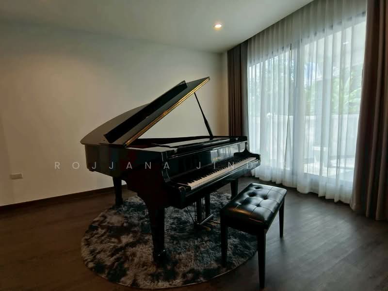 4-BR House, Bangkok, Phra Kanong Nua, Watthana, Bangkok, 4 Bedrooms, 330 sqm, Single Detached House For Rent, by Rojjana Jindasri, 500374616 - DDproperty.com