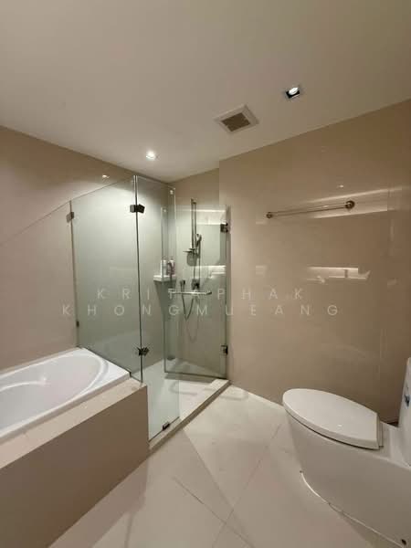 Vtara Sukhumvit 36, Bangkok, 118 Soi Saen Sabai, Phra Kanong, Khlong Toei, Bangkok, 2 Bedrooms, 65 sqm, Condo For Rent, by Kritaphak Khongmueang, 500374649 - DDproperty.com