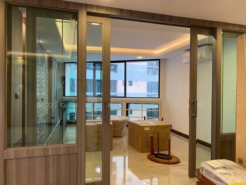 President Park Sukhumvit 24, Bangkok, 99 Sukhumvit 24 Alley, Khlongtoei Nua, Watthana, Bangkok, 3 Bedrooms, 223 sqm, Condo For Rent, by Boonraksa Sopak, 500374654 - DDproperty.com
