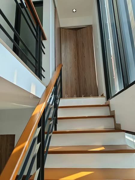 3-BR Townhouse, Bangkok, Phra Kanong Nua, Watthana, Bangkok, 3 Bedrooms, 200 sqm, Townhouse For Rent, by Boonraksa Sopak, 500374676 - DDproperty.com