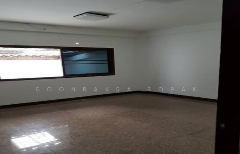 4-BR Townhouse, Bangkok, Chong Nonsi, Yan Nawa, Bangkok, 4 Bedrooms, 325 sqm, Townhouse For Rent, by Boonraksa Sopak, 500374749 - DDproperty.com