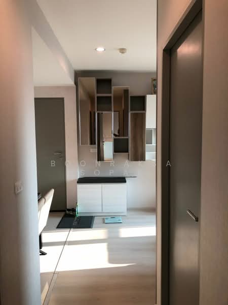 Life Ratchadapisek, Bangkok, 279 Ratchadapisaek Road, Huai Khwang, Bangkok, 2 Bedrooms, 56 sqm, Condo For Rent, by Boonraksa Sopak, 500374820 - DDproperty.com