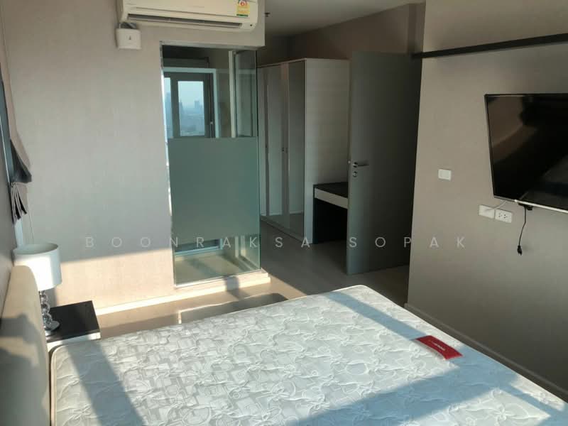 Life Ratchadapisek, Bangkok, 279 Ratchadapisaek Road, Huai Khwang, Bangkok, 2 Bedrooms, 56 sqm, Condo For Rent, by Boonraksa Sopak, 500374820 - DDproperty.com