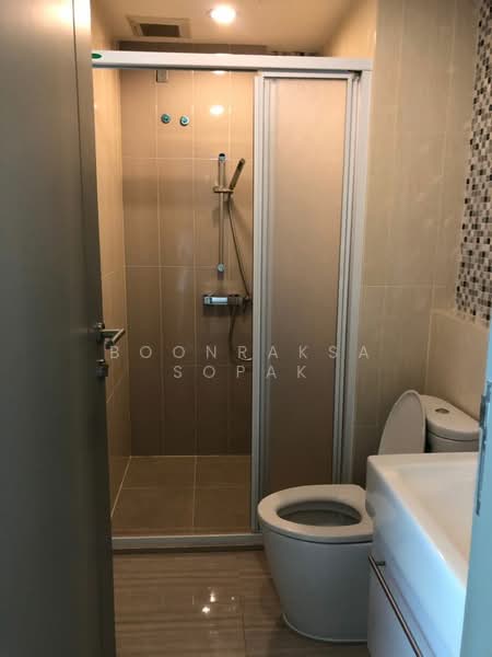 Life Ratchadapisek, Bangkok, 279 Ratchadapisaek Road, Huai Khwang, Bangkok, 2 Bedrooms, 56 sqm, Condo For Rent, by Boonraksa Sopak, 500374820 - DDproperty.com