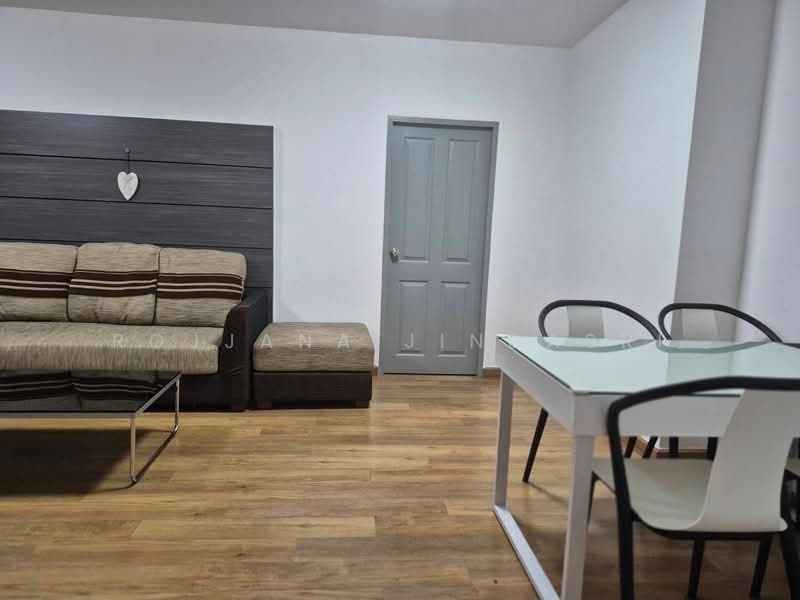 Supalai Park Ekkamai-Thonglor, Bangkok, Petchaburi Road, Bang Kapi, Huai Khwang, Bangkok, 2 Bedrooms, 70 sqm, Condo For Rent, by Rojjana Jindasri, 500374853 - DDproperty.com