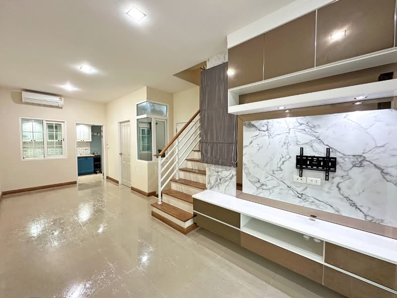 Golden Town Ladprao-Kaset Nawamin, Bangkok, Chorake Bua, Lat Phrao, Bangkok, 3 Bedrooms, 150 sqm, Townhouse For Sale, by Home4Sale, 500374895 - DDproperty.com