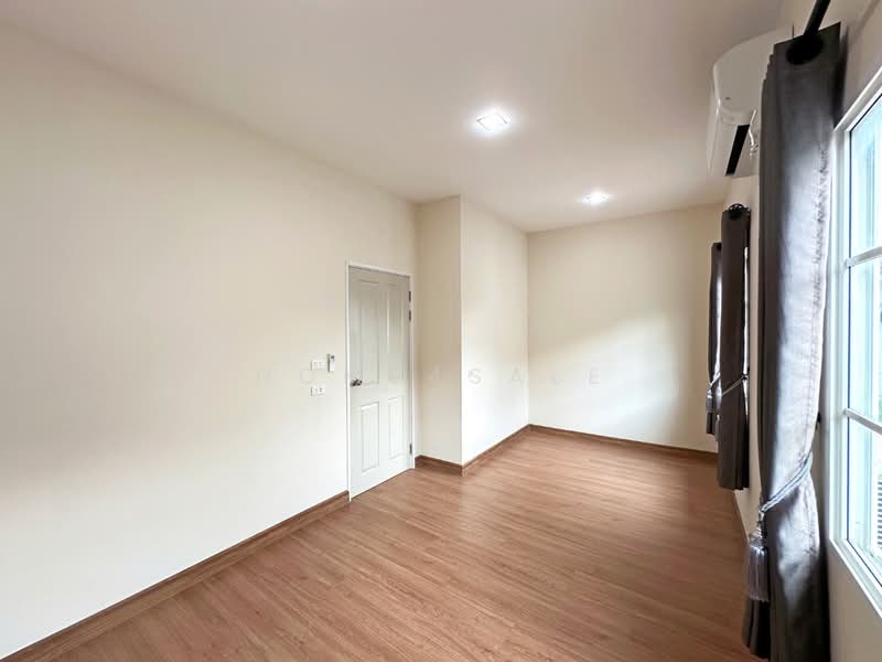 Golden Town Ladprao-Kaset Nawamin, Bangkok, Chorake Bua, Lat Phrao, Bangkok, 3 Bedrooms, 150 sqm, Townhouse For Sale, by Home4Sale, 500374895 - DDproperty.com