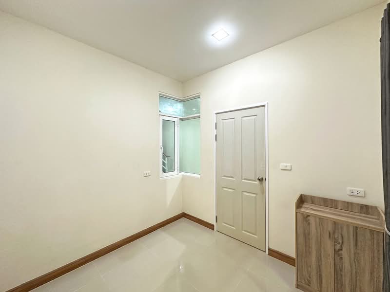 Golden Town Ladprao-Kaset Nawamin, Bangkok, Chorake Bua, Lat Phrao, Bangkok, 3 Bedrooms, 150 sqm, Townhouse For Sale, by Home4Sale, 500374895 - DDproperty.com