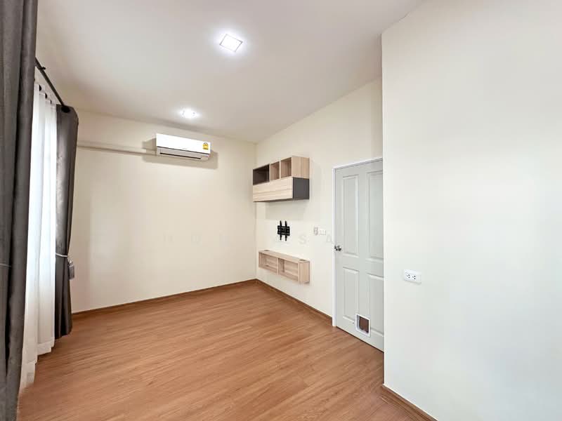Golden Town Ladprao-Kaset Nawamin, Bangkok, Chorake Bua, Lat Phrao, Bangkok, 3 Bedrooms, 150 sqm, Townhouse For Sale, by Home4Sale, 500374895 - DDproperty.com