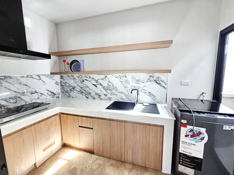 Baan Klang Muang Rama 9-Krungthep Kreetha, Bangkok, Soi Kanchanaphisek 23, Saphan Sung, Bangkok, 3 Bedrooms, 150 sqm, Townhouse For Rent, by นัฐพงค์ มณีอัครเนตร, 500374909 - DDproperty.com
