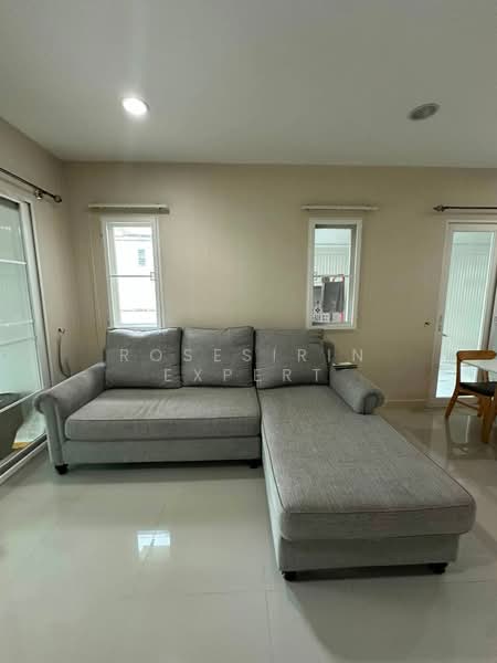 Baan Klang Muang Rama 9 (Motorway), Bangkok, New Bangkok-Chonburi Road, Suan Luang, Bangkok, 3 Bedrooms, 150 sqm, Single Detached House For Rent, by Rosesirin Expert, 500374930 - DDproperty.com