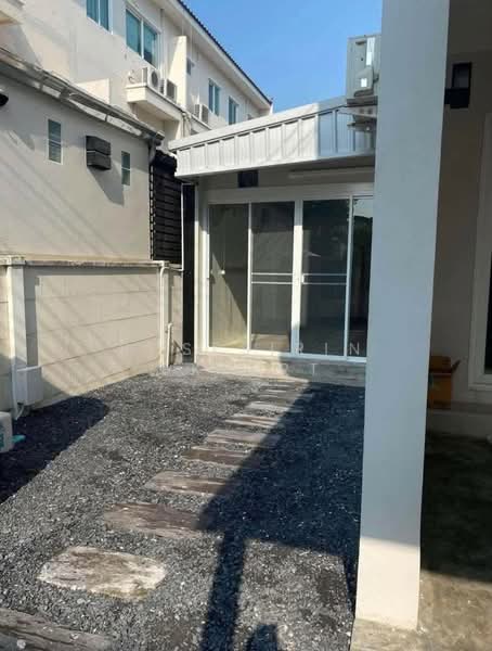 Baan Klang Muang Rama 9 (Motorway), Bangkok, New Bangkok-Chonburi Road, Suan Luang, Bangkok, 3 Bedrooms, 150 sqm, Single Detached House For Rent, by Rosesirin Expert, 500374930 - DDproperty.com