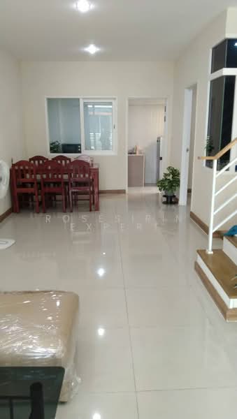 Golden Town Srinakarin-Sukhumvit, Samut Prakan, 133 Moo 4, Bang Mueng, Muang Samut Prakarn, Samut Prakan, 4 Bedrooms, 110 sqm, Townhouse For Rent, by Rosesirin Expert, 500374935 - DDproperty.com