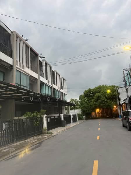 Prime Kaset Nawamin, Bangkok, Prasert Manoonkit Road, Lat Phrao, Bangkok, 3 Bedrooms, 263 sqm, Townhouse For Sale, by Trinnaya Dungsirisangthong, 500375001 - DDproperty.com