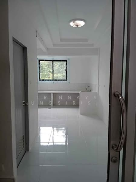 Townhouse Evergreen Village : ทาวน์เฮ้าส์ หมู่บ้าน เอเวอร์กรีน, กรุงเทพ, ซอยบางนาตราด56 (เนชั่น ทาวเวอร์), บางนา, กรุงเทพ, 93 ตร.ม., ทาวน์เฮ้าส์ ขาย, โดย Trinnaya Dungsirisangthong, 500375086 - DDproperty.com