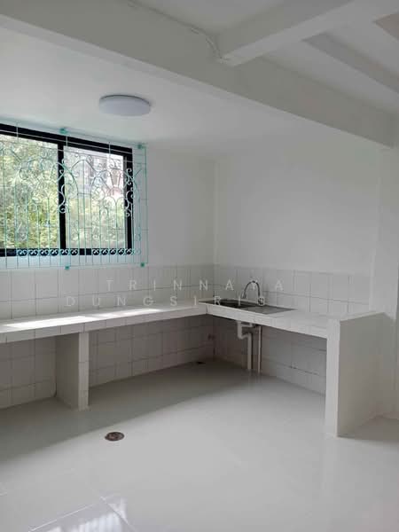 Townhouse Evergreen Village, Bangkok, Soi Bangna-Trad 56 (Nation Tower), Bang Na, Bangkok, 2 Bedrooms, 93 sqm, Townhouse For Sale, by Trinnaya Dungsirisangthong, 500375086 - DDproperty.com