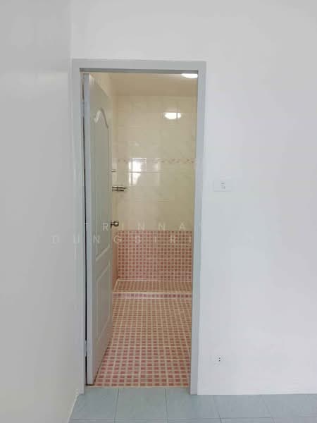 Townhouse Evergreen Village, Bangkok, Soi Bangna-Trad 56 (Nation Tower), Bang Na, Bangkok, 2 Bedrooms, 93 sqm, Townhouse For Sale, by Trinnaya Dungsirisangthong, 500375086 - DDproperty.com