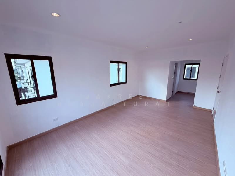 undefined, Bangkok, Dok Mai, Prawet, Bangkok, 4 Bedrooms, 180 sqm, Townhouse For Sale, by Jakree Buajatturat, 500375119 - DDproperty.com