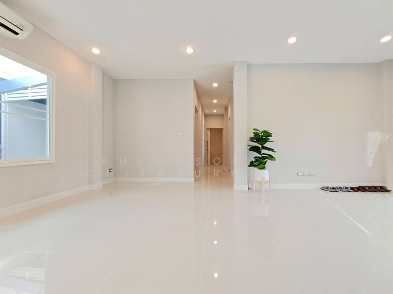 Centro Srinakarin-Bangna, Bangkok, Chaloem Phrakiat Rama 9 Road, Nong Bon, Prawet, Bangkok, 4 Bedrooms, 185 sqm, Single Detached House For Sale, by Khemasooch Chiraburanan, 500375159 - DDproperty.com