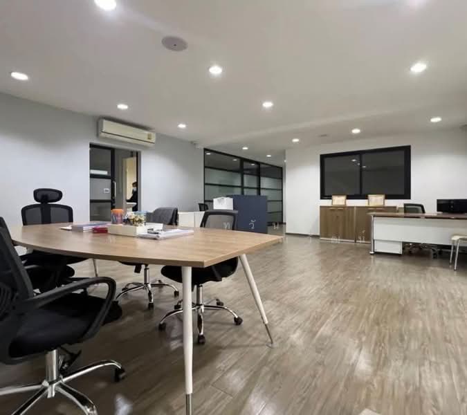 Park Avenue Ekamai Sukhumvit 63, Bangkok, Khlong Tan Nua, Watthana, Bangkok, , 525 sqm, Shophouse For Sale, by Nuntawan Laosuwanwat, 500375194 - DDproperty.com
