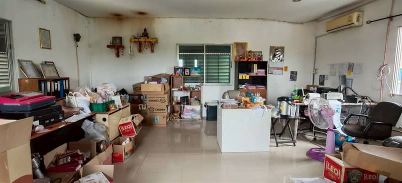 โรงงาน 1.5 ชั้น 301 ตร.ว. ใกล้โรงพยาบาลลาดหลุมแก้ว ถนนตลิ่งชัน-สุพรรณบุรี, Pathum Thani, ถนนตลิ่งชัน-สุพรรณบุรี, Na-Mai, Lat Lum Kaeo, Pathum Thani, , 477 sqm, Warehouse/Factory For Sale, by คุณ ปวีณรา กระแสร์ฉาย (วี), 500375264 - DDproperty.com