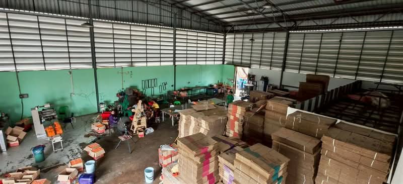 โรงงาน 1.5 ชั้น 301 ตร.ว. ใกล้โรงพยาบาลลาดหลุมแก้ว ถนนตลิ่งชัน-สุพรรณบุรี, Pathum Thani, ถนนตลิ่งชัน-สุพรรณบุรี, Na-Mai, Lat Lum Kaeo, Pathum Thani, , 477 sqm, Warehouse/Factory For Sale, by คุณ ปวีณรา กระแสร์ฉาย (วี), 500375264 - DDproperty.com