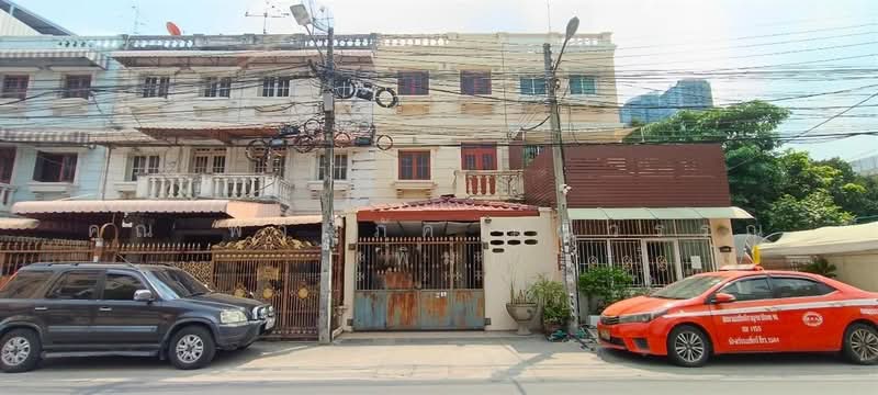 ทาวน์เฮ้าส์ 3 ชั้น 25 ตร.ว. ทาวน์เฮ้าส์ ซอยติวานนท์ ซอย2, Nonthaburi, ถนนติวานนท์, Talat Kwan, Muang Nonthaburi, Nonthaburi, 4 Bedrooms, 180 sqm, Townhouse For Sale, by คุณ พาณิภัค มณีวรรณ (พิม), 500375420 - DDproperty.com