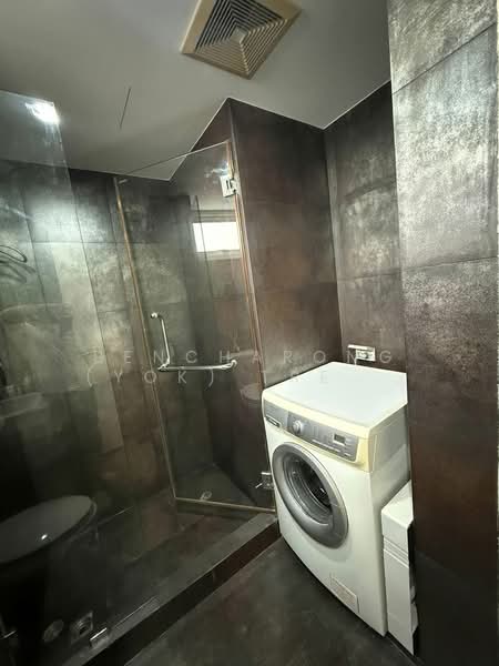 Voque Sukhumvit 16, Bangkok, Soi Sukhumvit 16, Khlong Toei, Khlong Toei, Bangkok, 1 Bedroom, 52 sqm, Condo For Rent, by Bencharong (Yok) Treerat-a-na-wat, 500375452 - DDproperty.com