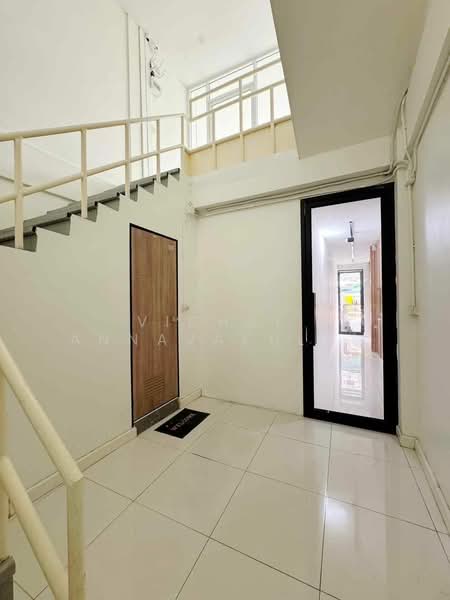 Office Next to Sri Maha Mariamman Temple, กรุงเทพ, สีลม, บางรัก, กรุงเทพ, 60 ตร.ม., พื้นที่ขายของ ให้เช่า, โดย Vichai Annavakulthorn, 500375483 - DDproperty.com
