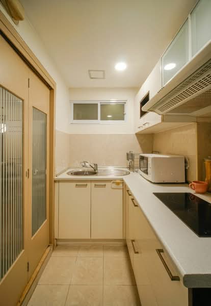 Lumpini Suite Sukhumvit 41, Bangkok, Soi Sukhumvit 41, Khlong Tan Nua, Watthana, Bangkok, 1 Bedroom, 33 sqm, Condo For Rent, by Tanapat Jitwatcharakomol, 500375494 - DDproperty.com