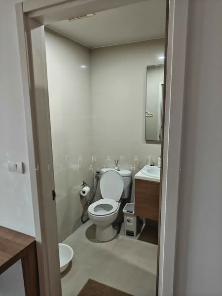 HIVE Taksin, Bangkok, 18 1 Soi, Khlong Ton Sai, Khlong San, Bangkok, 2 Bedrooms, 67 sqm, Condo For Rent, by Tanapat Jitwatcharakomol, 500375646 - DDproperty.com