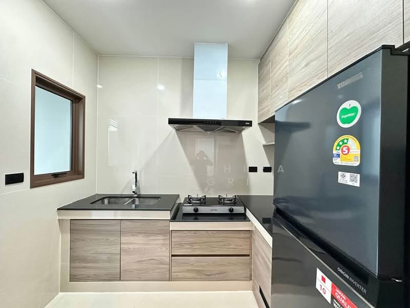 Burasiri Krungthep Kreetha, Bangkok, 95 Soi Pracha Ruam Chai, Hua Mak, Bang Kapi, Bangkok, 4 Bedrooms, 200 sqm, Single Detached House For Rent, by Narinthira Roengrit, 500375693 - DDproperty.com