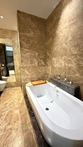 28 Chidlom, Bangkok, 28 Chit Lom Alley, Lumphini, Pathum Wan, Bangkok, 2 Bedrooms, 90 sqm, Condo For Rent, by Narinthira Roengrit, 500375806 - DDproperty.com