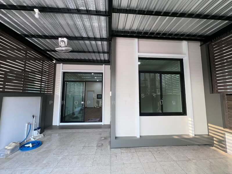 กรูฟวี่ ไลท์ บางละมุง (Groovy Light Banglamung), Chon Buri (Pattaya), Bang Lamung, Bang Lamung (Pattaya), Chon Buri (Pattaya), 2 Bedrooms, 100 sqm, Townhouse For Sale, by The Best Property ปิ่น, 500375843 - DDproperty.com