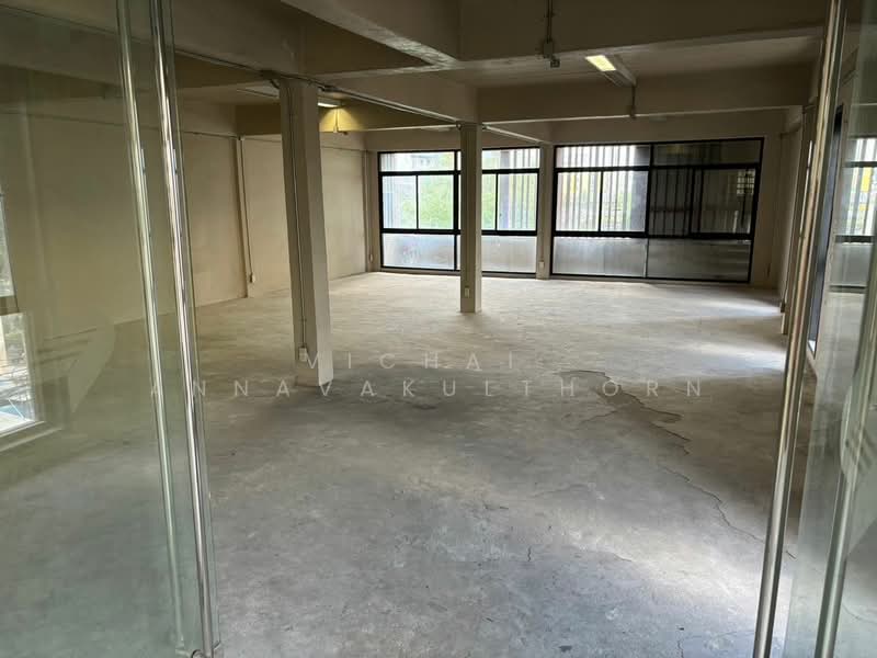 5 storey shophouse for rent, Bangkok, Phra Kanong, Khlong Toei, Bangkok, , 460 sqm, Shophouse For Rent, by Vichai Annavakulthorn, 500375864 - DDproperty.com