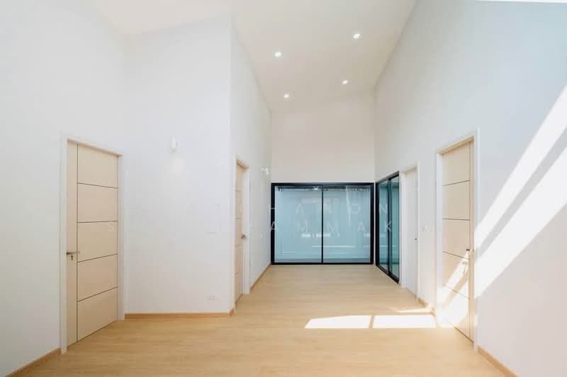 3-BR House, Bangkok, Khlong Kum, Bueng Kum, Bangkok, 3 Bedrooms, 150 sqm, Single Detached House For Sale, by Ratchanon Songthammakul, 500375992 - DDproperty.com