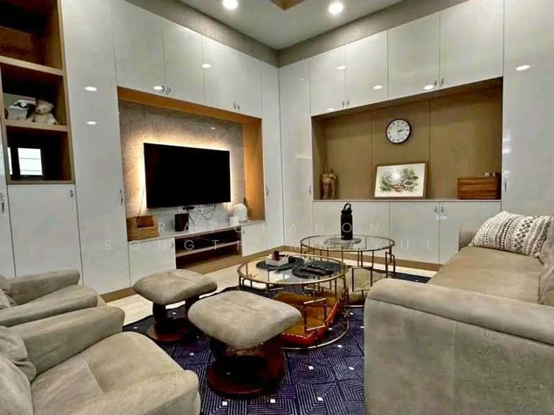 The Legend Sathorn-Narathiwas, Bangkok, 398 Nonsi Rd, Chong Nonsi, Yan Nawa, Bangkok, 4 Bedrooms, 480 sqm, Townhouse For Rent, by Ratchanon Songthammakul, 500376013 - DDproperty.com