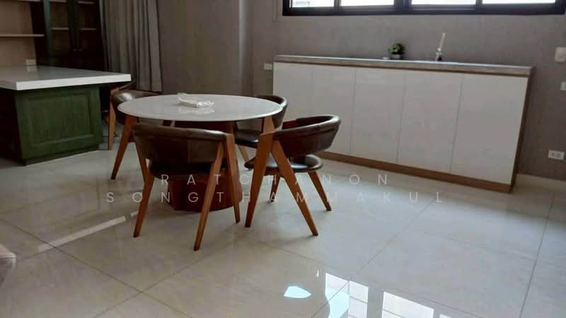 The Legend Sathorn-Narathiwas, Bangkok, 398 Nonsi Rd, Chong Nonsi, Yan Nawa, Bangkok, 4 Bedrooms, 480 sqm, Townhouse For Rent, by Ratchanon Songthammakul, 500376013 - DDproperty.com