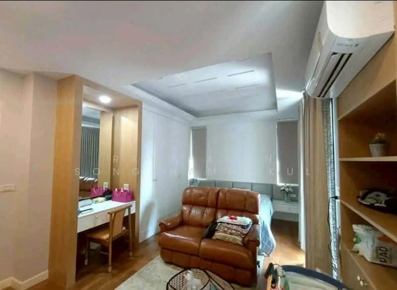 The Legend Sathorn-Narathiwas, Bangkok, 398 Nonsi Rd, Chong Nonsi, Yan Nawa, Bangkok, 4 Bedrooms, 480 sqm, Townhouse For Rent, by Ratchanon Songthammakul, 500376013 - DDproperty.com