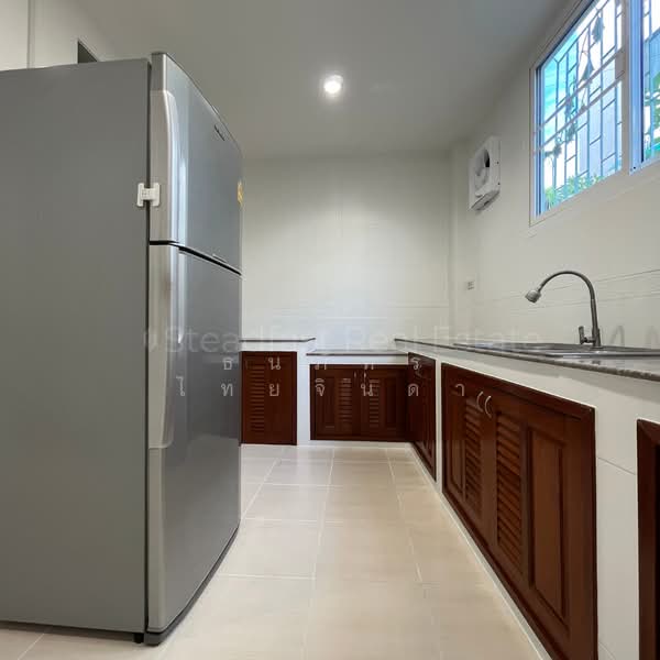 ทาวน์เฮ้าส์ ซอยสาธุประดิษฐ์ 26, Bangkok, Bang Pong Pang, Yan Nawa, Bangkok, 2 Bedrooms, 250 sqm, Townhouse For Rent, by ธนภัทร ไทยจินดา, 500376028 - DDproperty.com