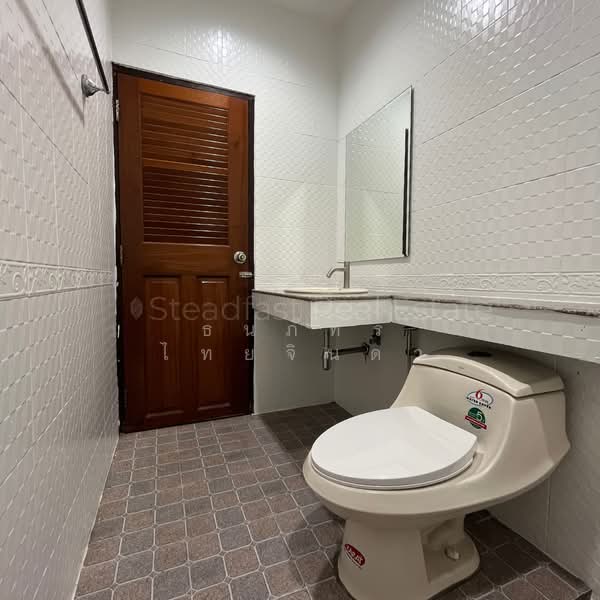 ทาวน์เฮ้าส์ ซอยสาธุประดิษฐ์ 26, Bangkok, Bang Pong Pang, Yan Nawa, Bangkok, 2 Bedrooms, 250 sqm, Townhouse For Rent, by ธนภัทร ไทยจินดา, 500376028 - DDproperty.com