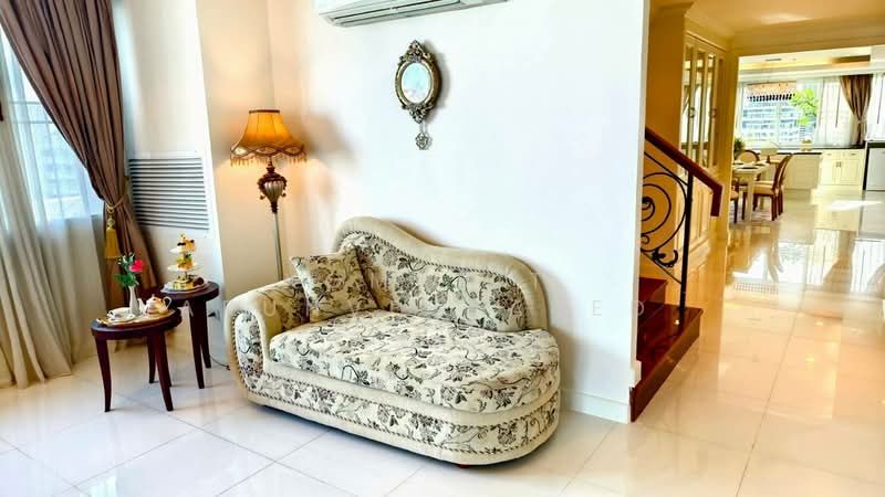 Piyathip Place, Bangkok, 24 Soi Prommitr, Khlong Tan Nua, Watthana, Bangkok, 4 Bedrooms, 800 sqm, Apartment For Rent, by Komkrit Arunvessased , 500376095 - DDproperty.com