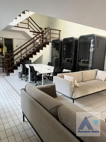 Home Office 3 Bedrooms House for Rent in Sukhumvit, Bangkok near BTS Phrom Phong, Bangkok, Khlong Tan Nua, Watthana, Bangkok, 3 Bedrooms, 350 sqm, Single Detached House For Rent, by Accom Asia, 500376107 - DDproperty.com