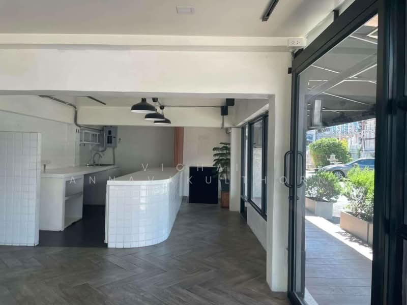Anchan Cafe, Bangkok, Jom Phon, Chatuchak, Bangkok, , 500 sqm, Shophouse For Rent, by Vichai Annavakulthorn, 500376111 - DDproperty.com