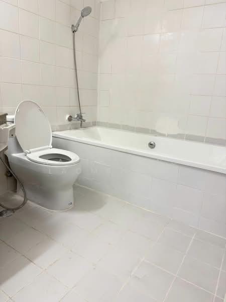 Witthayu Complex, Bangkok, 1673 New Petchaburi Road, Makkasan, Ratchathewi, Bangkok, 2 Bedrooms, 80 sqm, Condo For Rent, by Natthapong Laomahong, 500376122 - DDproperty.com