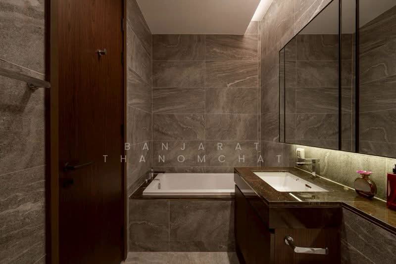The Esse Sukhumvit 36, Bangkok, Soi Sukhumvit 36, Sukhumvit Road, Phra Kanong, Khlong Toei, Bangkok, 1 Bedroom, 38 sqm, Condo For Rent, by Banjarat Thanomchat, 500376239 - DDproperty.com